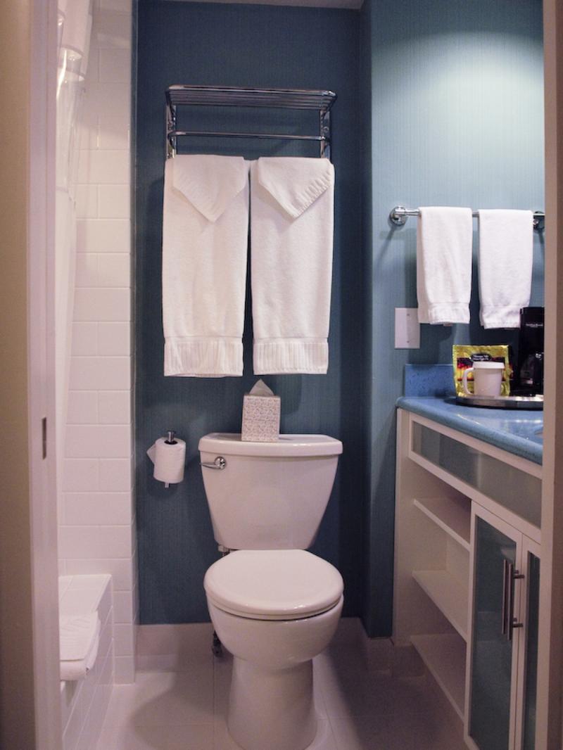 Bathroom at Aqua Coconut Waikiki, Oahu