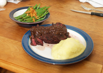 Sous-vide hanger steak, mashed potatoes, and green beans